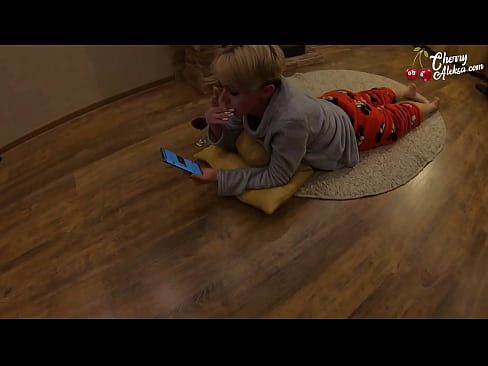 ❤️ Crazy Blonde បឺតជញ្ជក់ Dick ដ៏ធំ ហើយលោតលើវា - ការរួមភេទតាមរន្ធគូថ រឿងអាសអាភាស នៅសិច km.8kpornvids.ru ❤